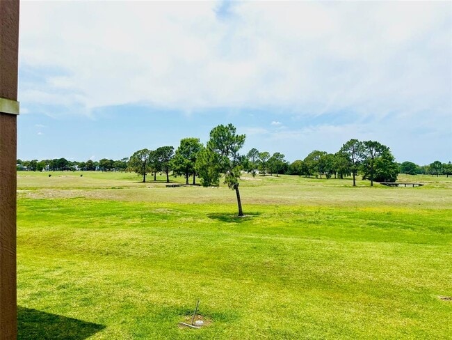 Building Photo - 13827 Fairway Island Dr
