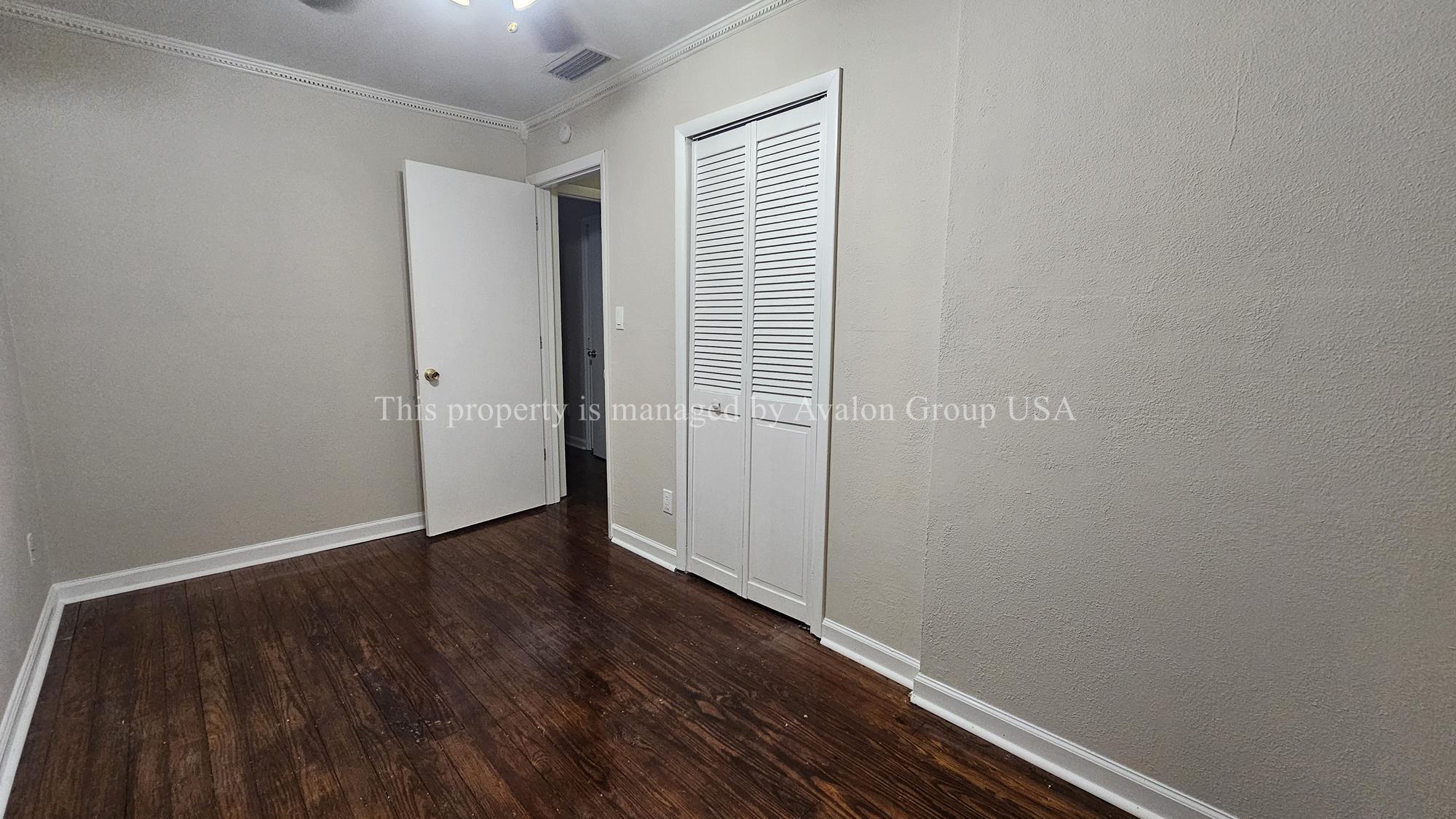 Building Photo - 2052 Lake Weir Ave
