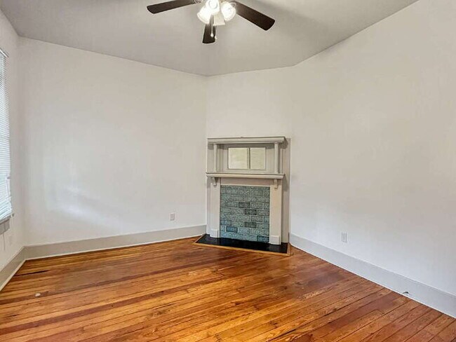 Building Photo - 316 W 42nd St