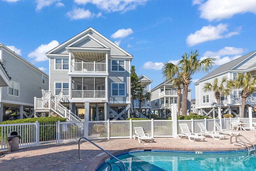 Building Photo - 1418 N Waccamaw Dr