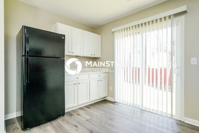 Building Photo - 4 Bedroom Pet-Friendly Home in Knightdale, NC with Main Street Renewal