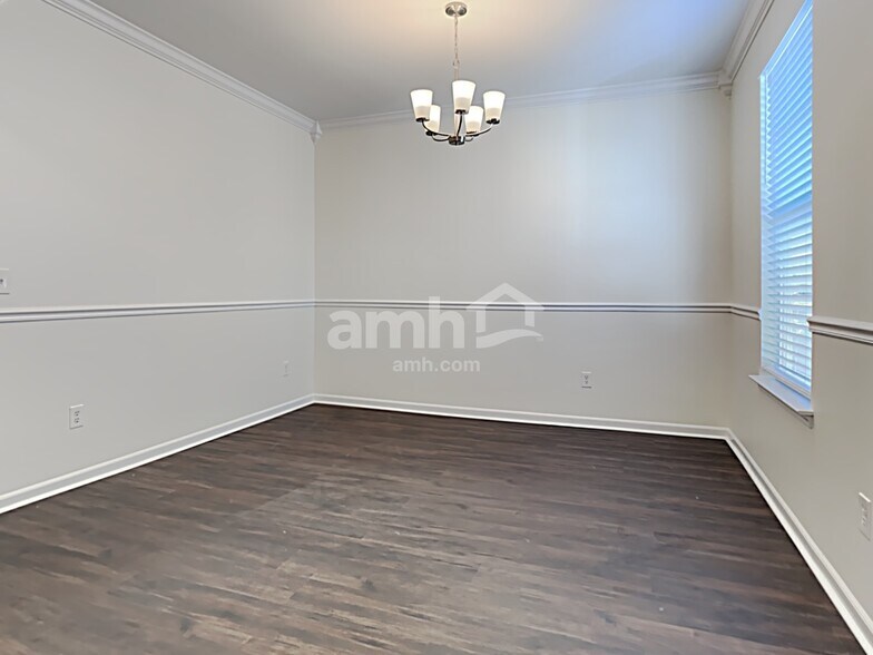 Building Photo - 121 Hyrne Dr