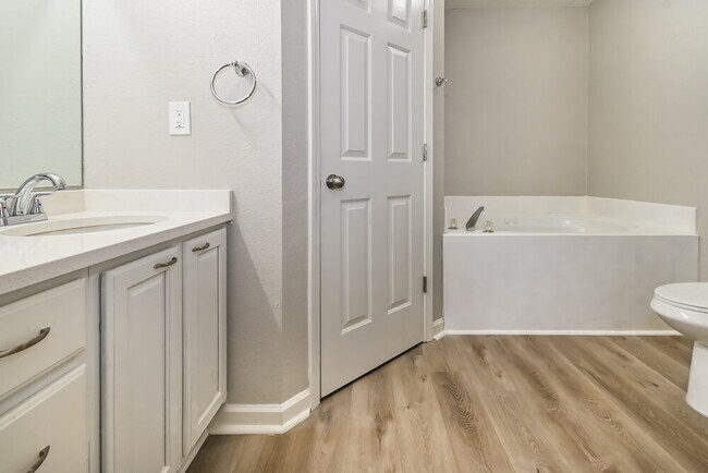 Building Photo - 7412 Hunter's Horn Dr