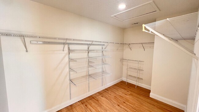 Building Photo - AWESOME 4BD/3BA in Orlando!!!