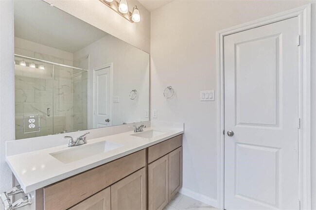 Building Photo - 704 Ocean Palms Dr