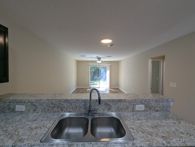 Building Photo - 115 Plantation Point Dr