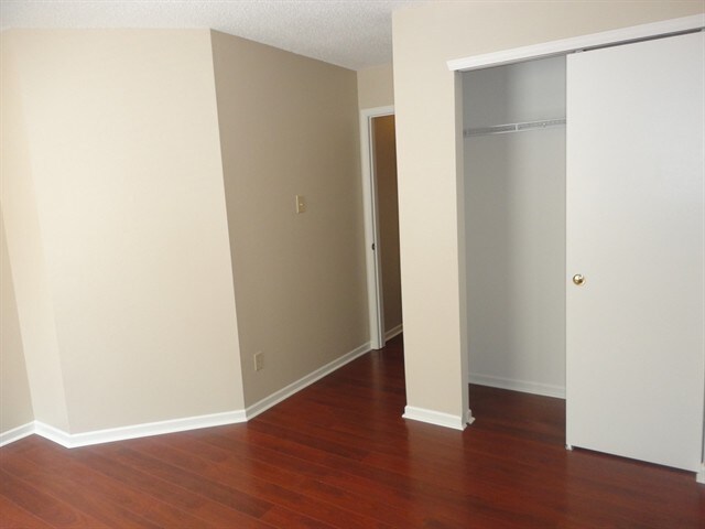 Building Photo - 10812 Parker Dr