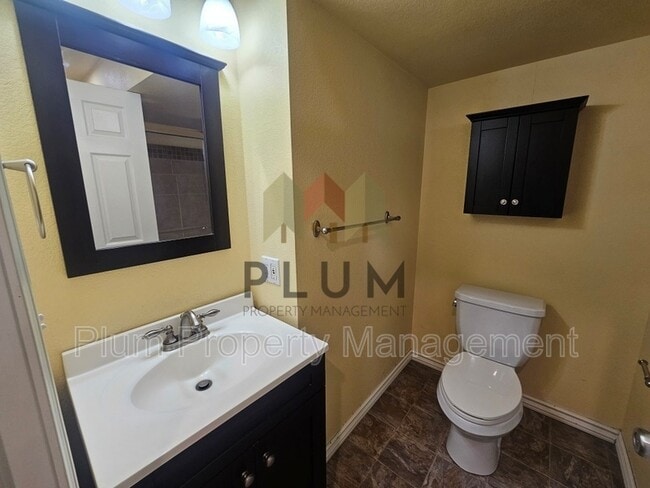Building Photo - 4571 Potter Park Loop