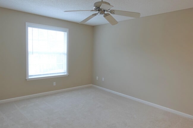 Building Photo - 205 Pelham Square Way