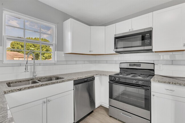 Building Photo - 18619 Haughland Dr