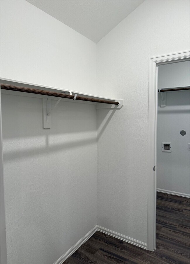 Building Photo - 7525 Angels Lndg Ln