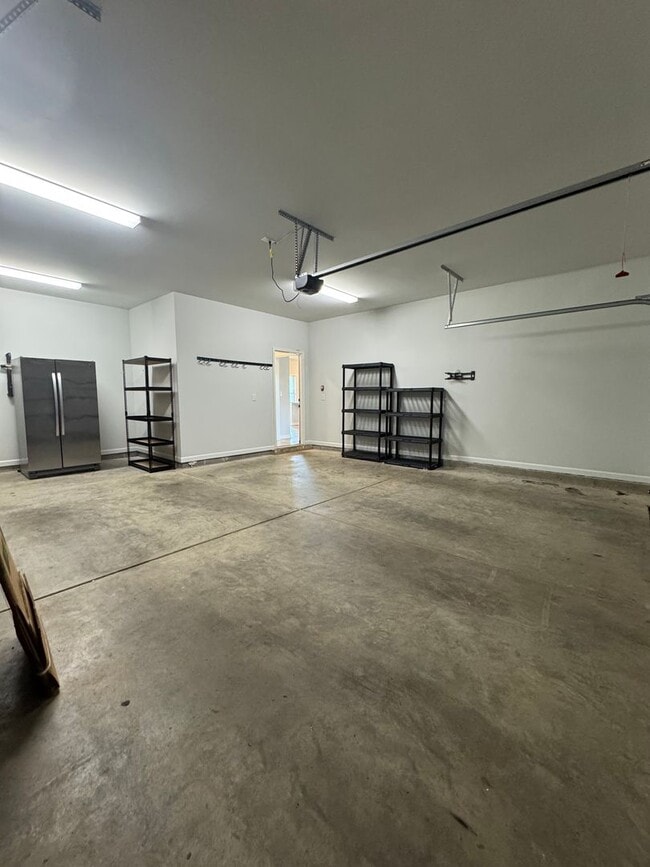 Building Photo - 203 Rye Cir