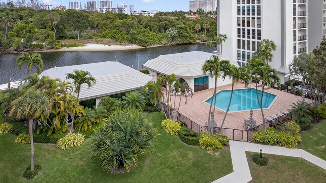 Building Photo - 1631 Riverview Rd