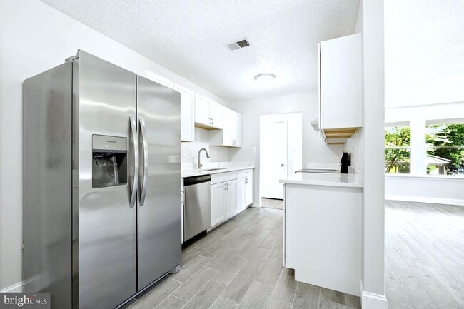 Building Photo - 3295 Jesmond Ct