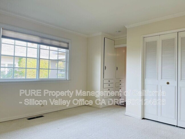 Building Photo - 1048 Savannah Drive