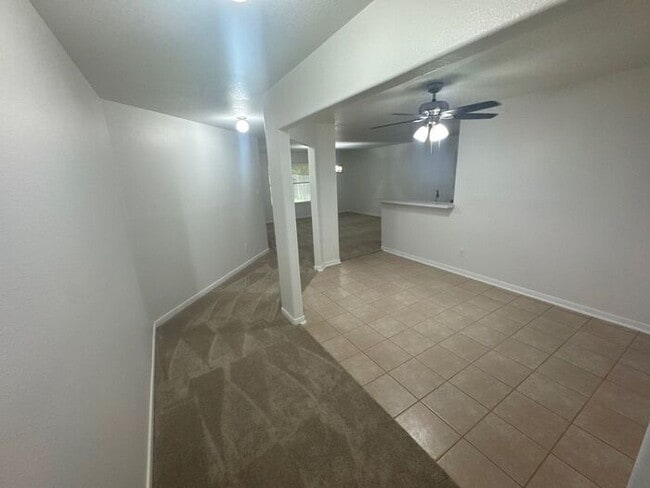 Building Photo - Spacious Hockley Home with Attached 2-Car ...