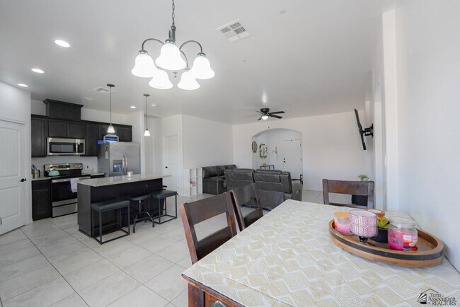 Building Photo - 11762 Gila St