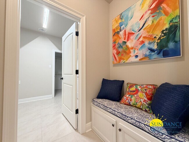 Building Photo - Custom-crafted details shine throughout this stunning 3-bedroom home in Magnolia at the Bluffs in...