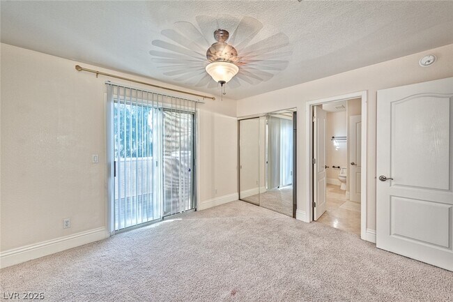 Building Photo - 2175 Fountain Springs Dr
