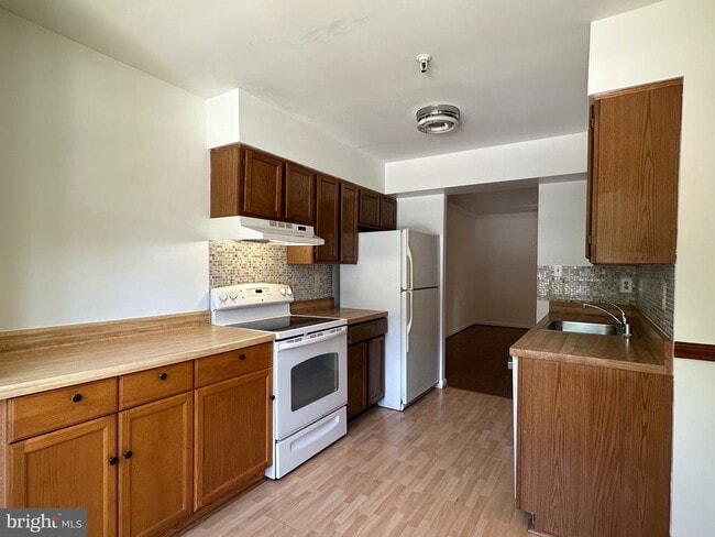 Building Photo - 7607 Lee Landing Dr