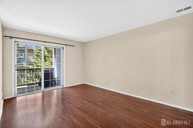 Building Photo - 3252 Cypress Ct