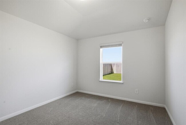 Building Photo - 121 Honey Bee Rd