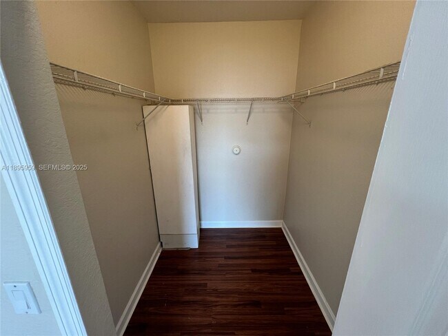 Building Photo - 2903 SE 17th Ave