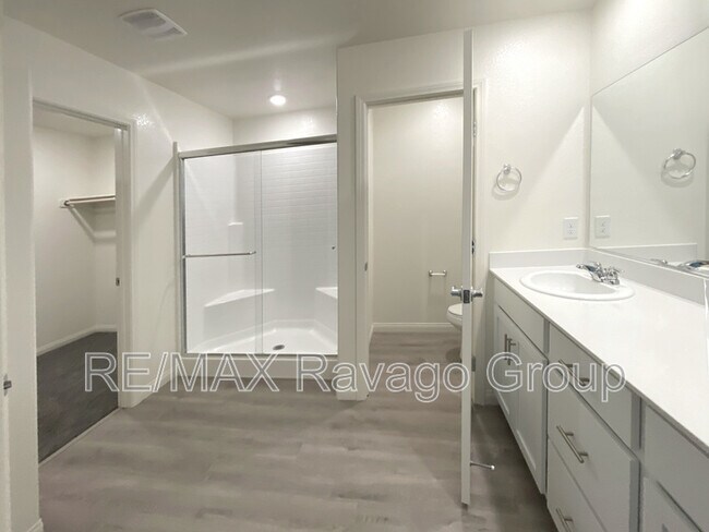 Building Photo - 9920 S Ullom Dr