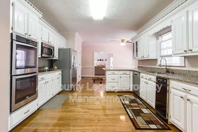 Building Photo - 2541 Berwick Walk