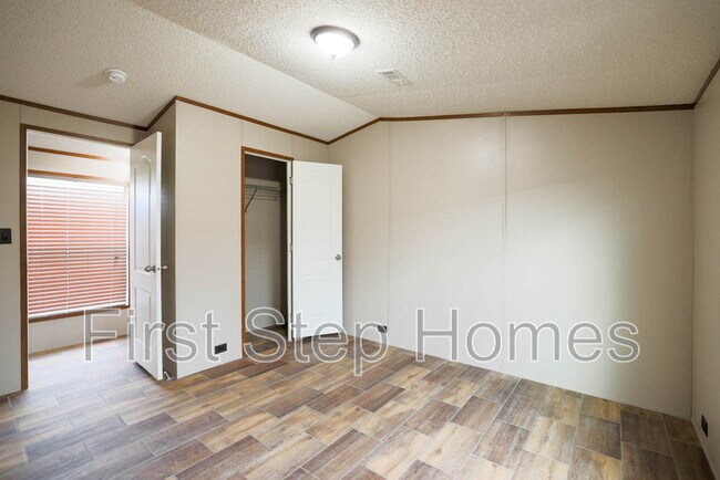 Building Photo - 1210 Orizaba