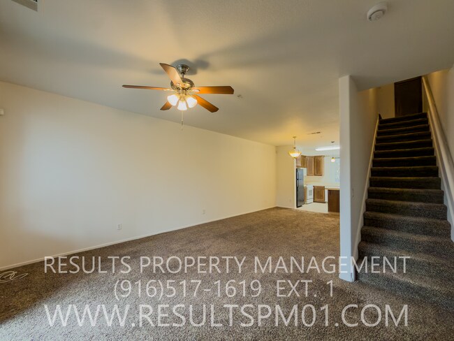 Building Photo - Excellent Natomas Townhouse