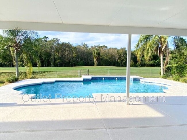Building Photo - 585 Queens Mirror Cir
