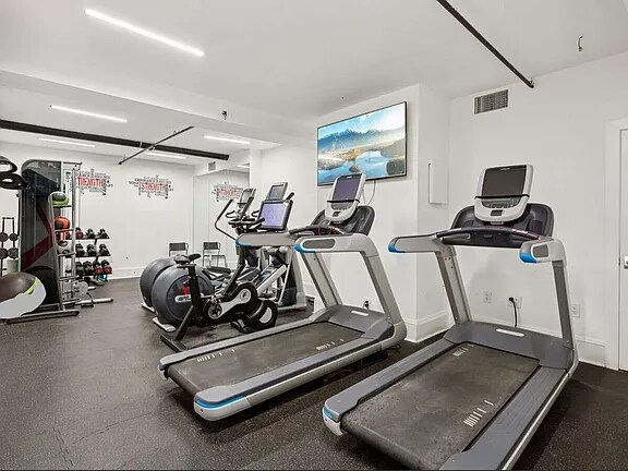 Building Photo - 2220 Walnut St