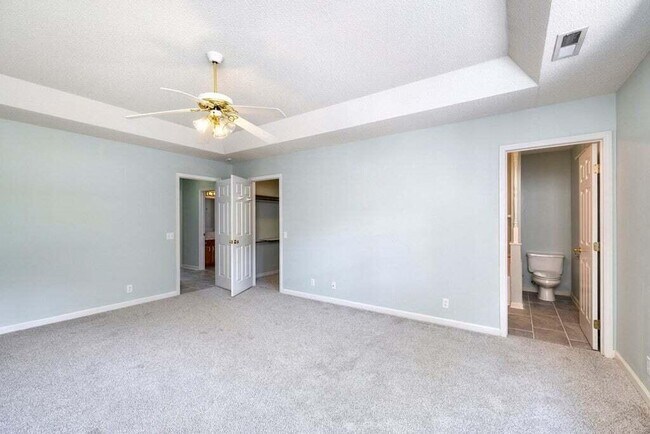 Building Photo - 15 Killarney Ln