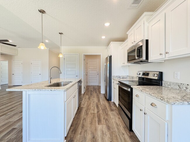 Building Photo - 204A Freightliner Way