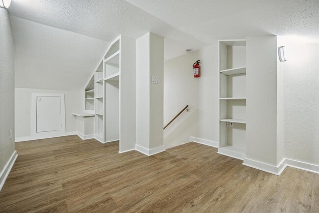 Building Photo - 6727 Belmont St