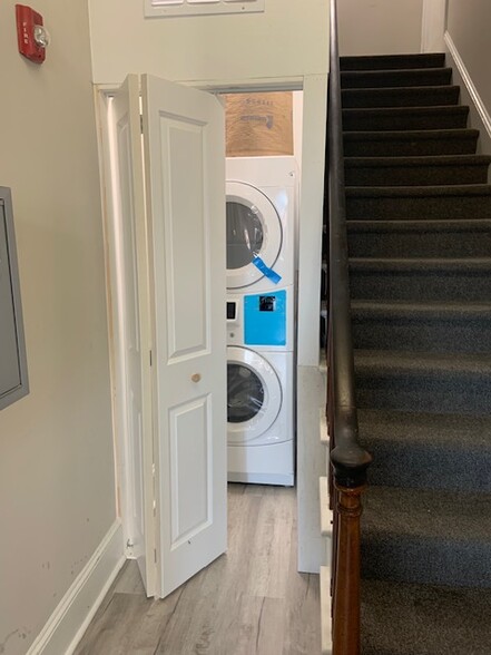 Building Laundry Facilities - 200 W Market St