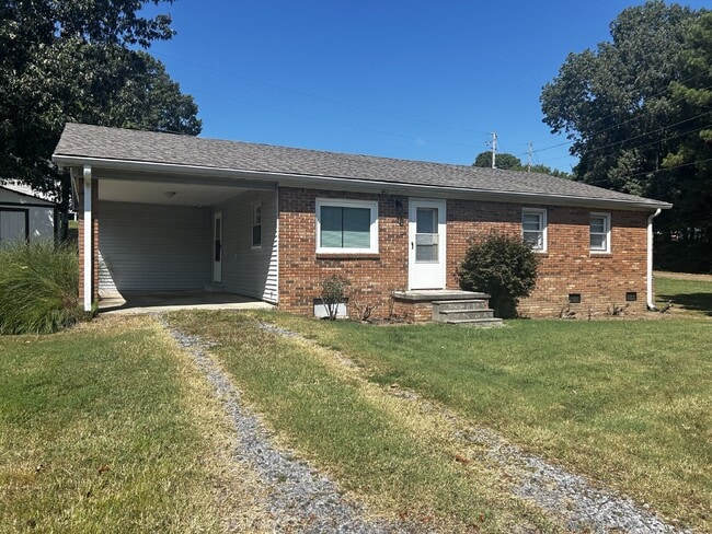 Building Photo - 451 Mill St