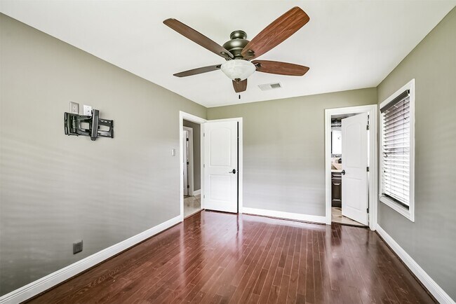 Building Photo - 6833 Concho St