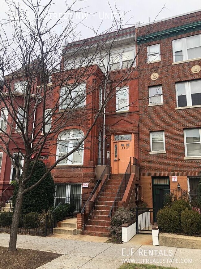 Primary Photo - Large Logan Circle One Bedroom W/Private B...