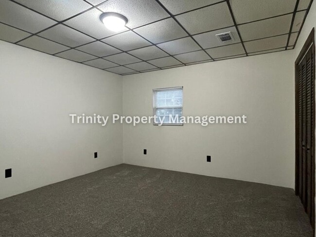 Building Photo - 738 1/2 Camden Pl