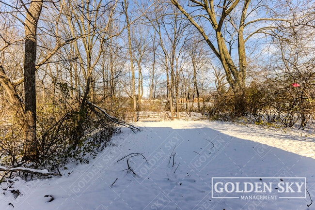 Building Photo - 900 1/2 West Main Street - NA