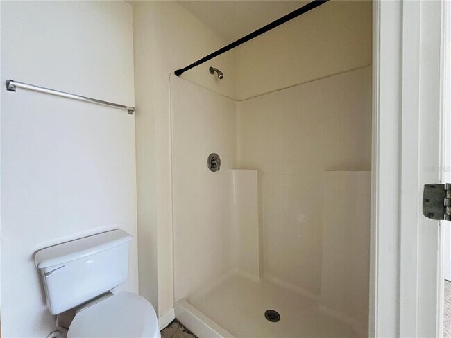 Building Photo - 102 Evergreen Dr
