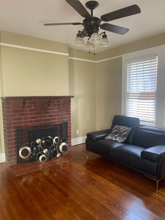 Building Photo - Charming 3BR+ Bonus room House in Savannah