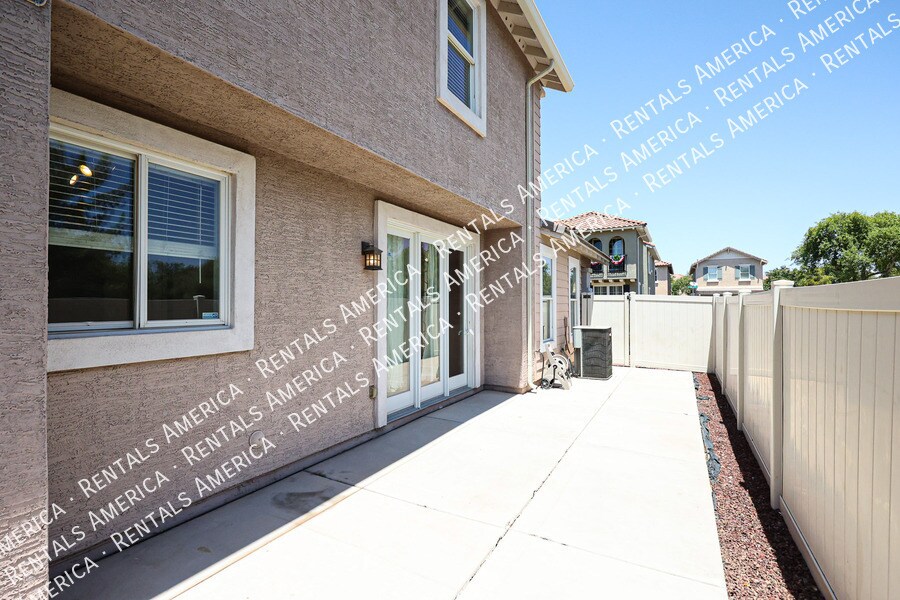 Building Photo - 3908 E Sabra Ln