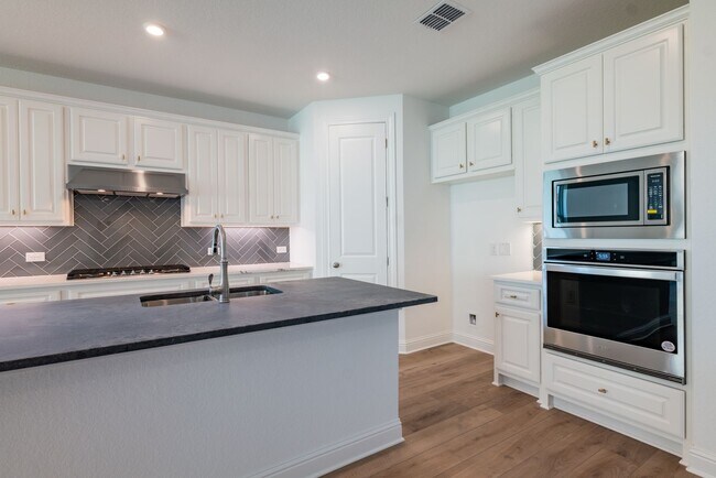 Building Photo - 1040 Villa Rialto View
