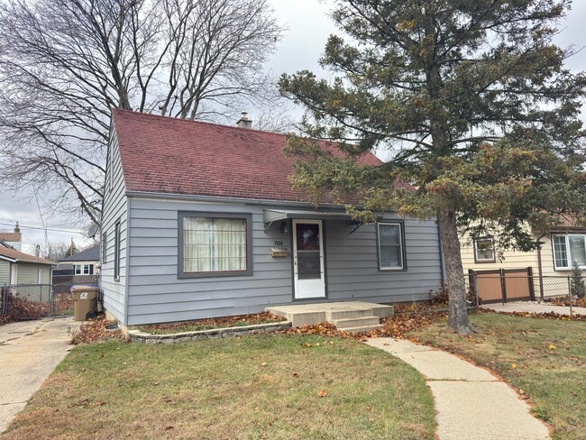 Building Photo - 7934 43rd Ave