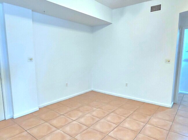 Building Photo - 1000 Scotia Dr