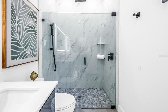 Building Photo - 2065 Goldenrod St