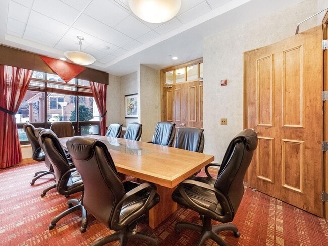 Building Photo - 1008 Portland Ave